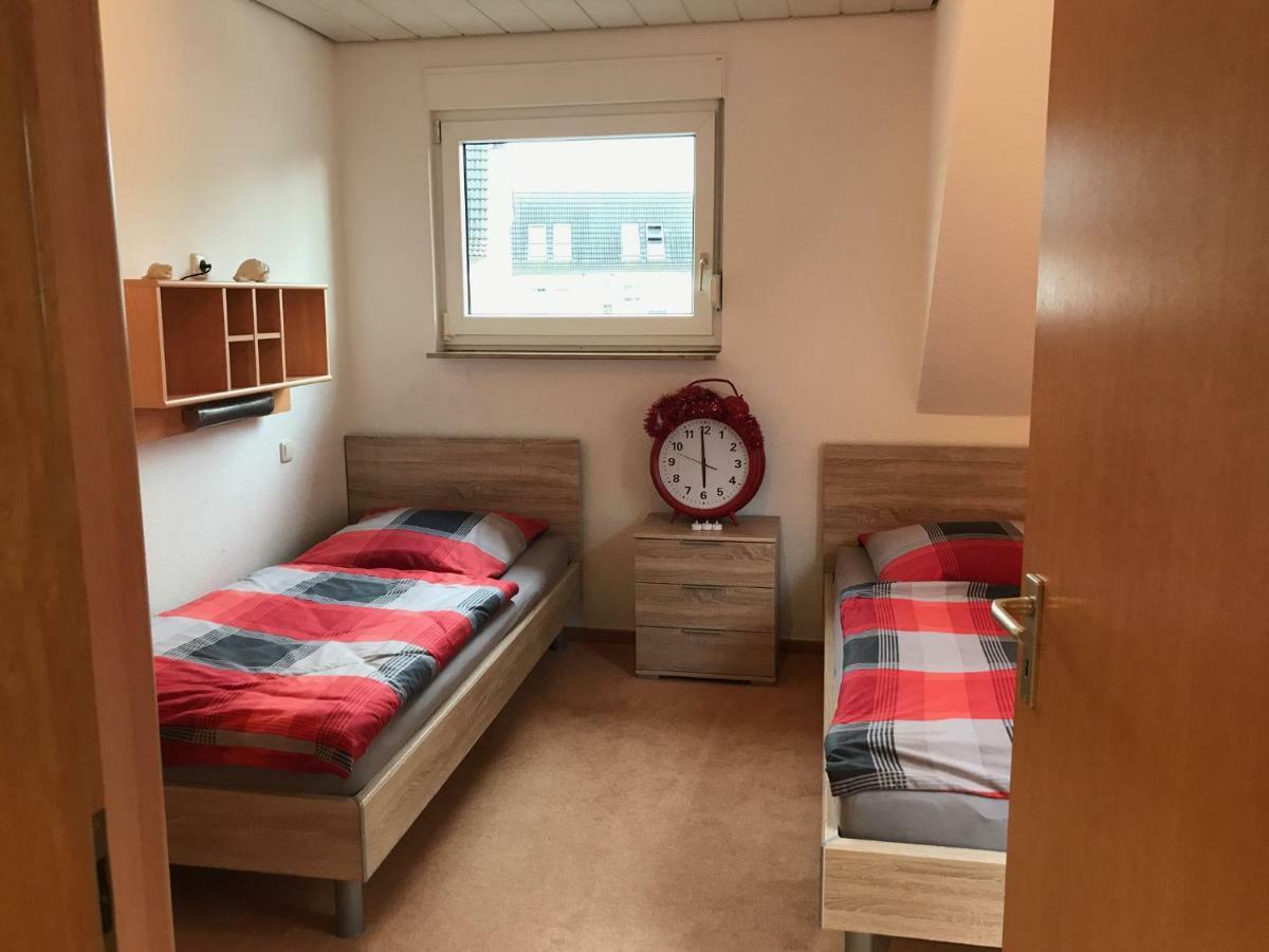 Messe Cgn/Dus Grossraeumige Wohnung In Guter Verkehrslage Леверкузен Екстериор снимка